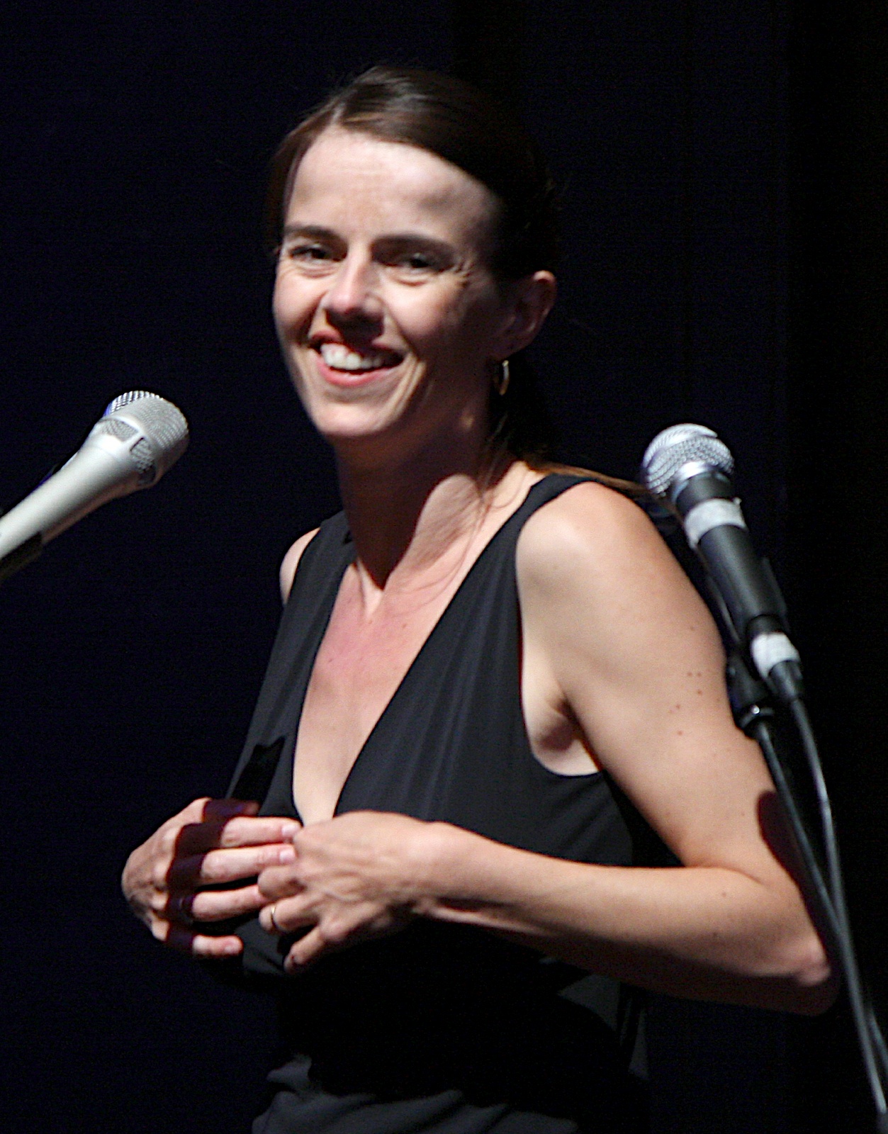 Hélène Mathon – La Langue écarlate